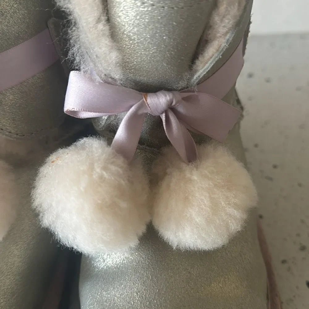 UGG Gita Pom Pom Girl's Metallic Gold Pink Leather Shearling Boots Size 6 Youth